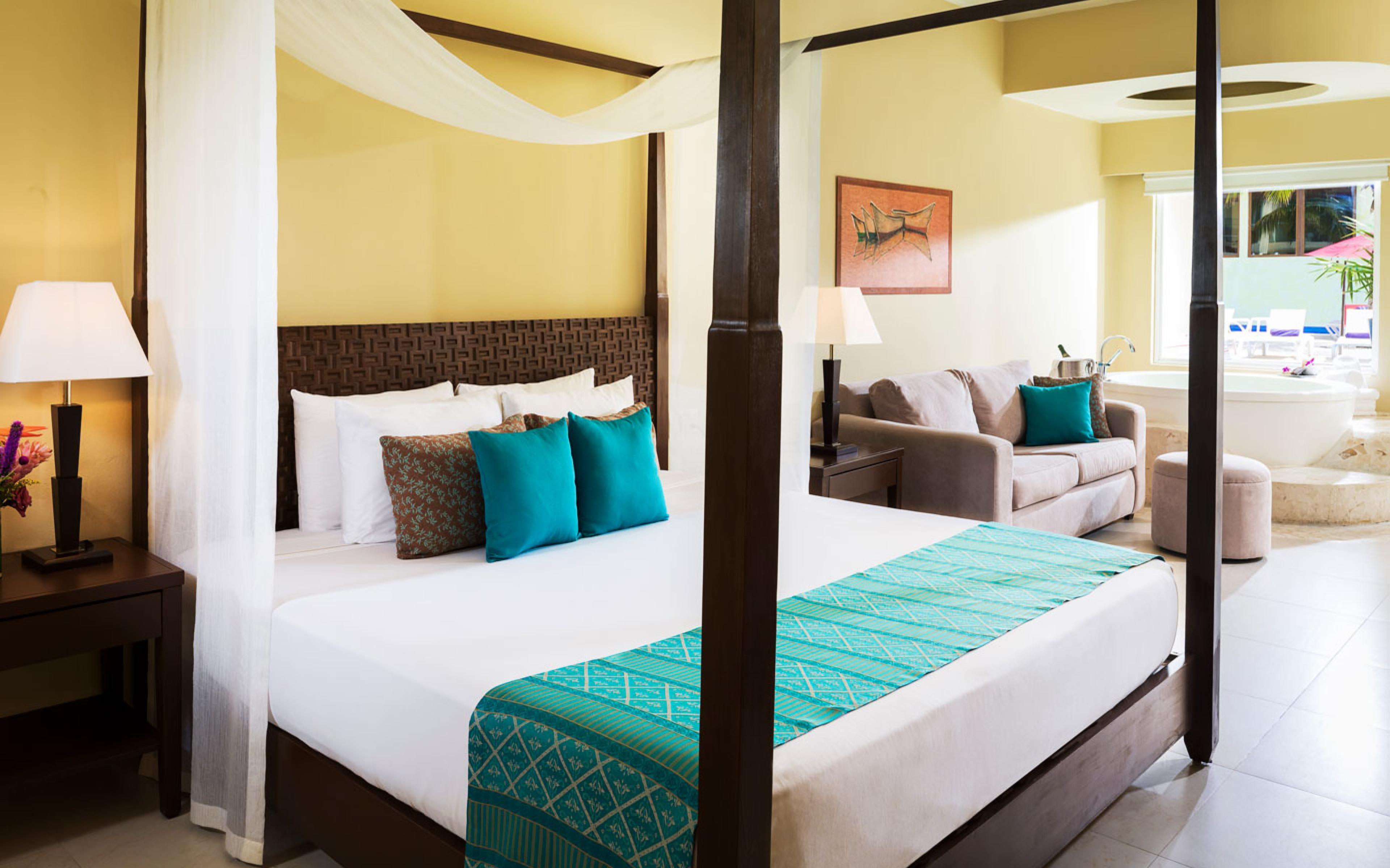 Connecting Luxury Ocean View Suite | Azul Beach Resorts