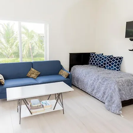 Addison Lee Cayman Villa-3