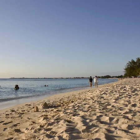 Luxury 1 Bed Apartment Near Seven Mile Beach At The Grove - Villa Island Life-2