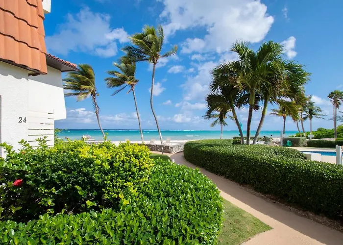 West Bay Hotels With Jacuzzi in Room near Bayside Watersports