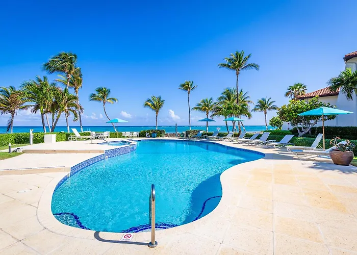 West Bay Hotels With Jacuzzi in Room near Turtle Lagoon