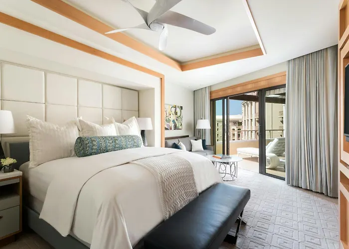 Seven Mile Beach hotels near Public Beach
